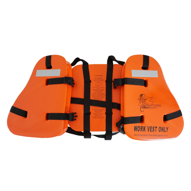 救生衣用于救生员拯救海员和乘客在海岸航行船上航行和rive